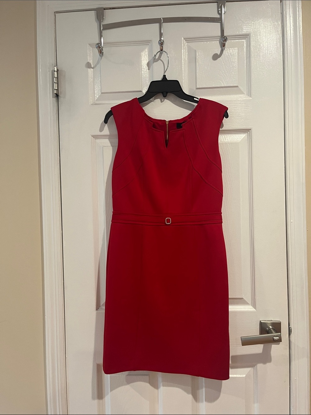 Ellen Tracy Red Sleeveless Sheath Dress with Belt Detail